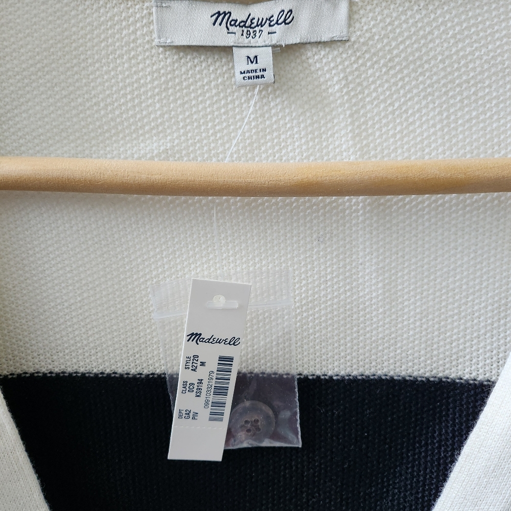 Black Colorblock Button Cardigan - Picture 2 of 7